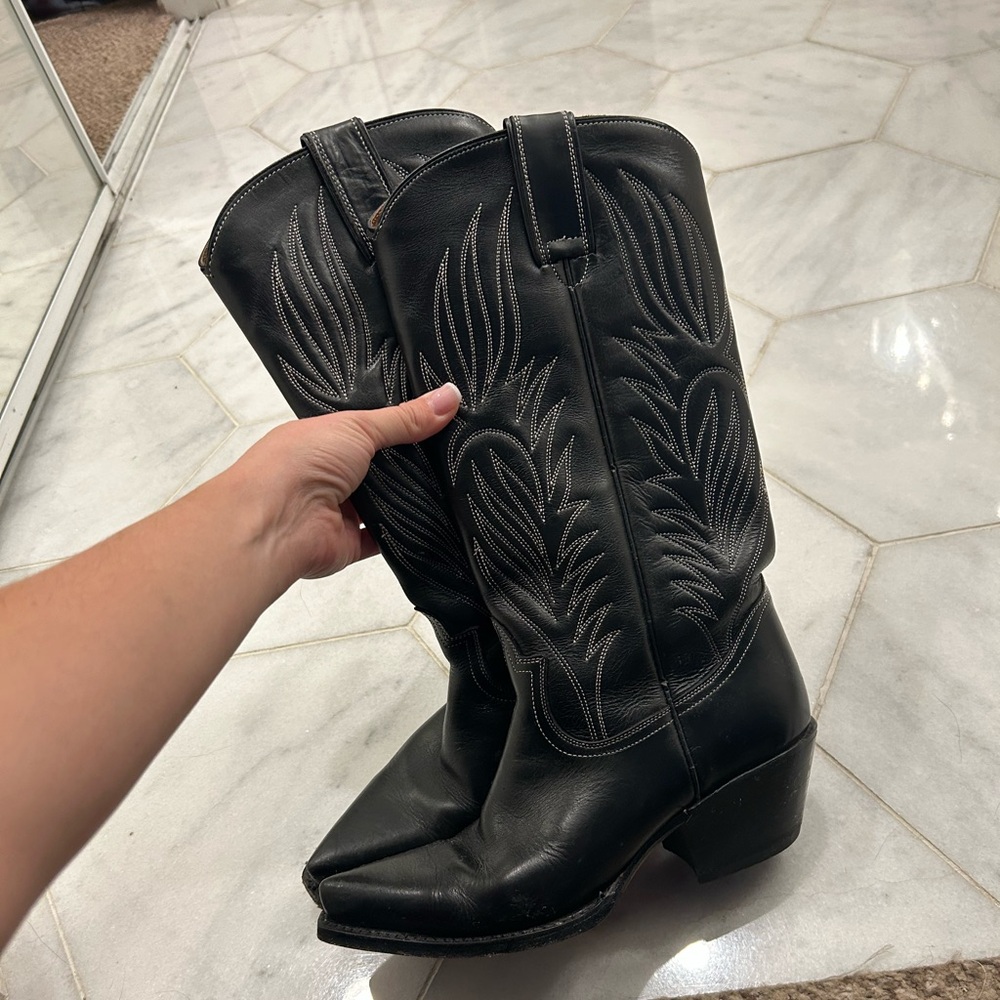 Like new Steve Madden GENUINE LEATHER Lonestar boots
